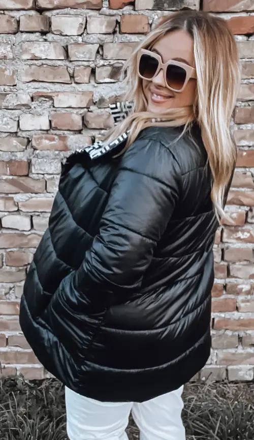 Fekete steppelt kabát plus size méretben